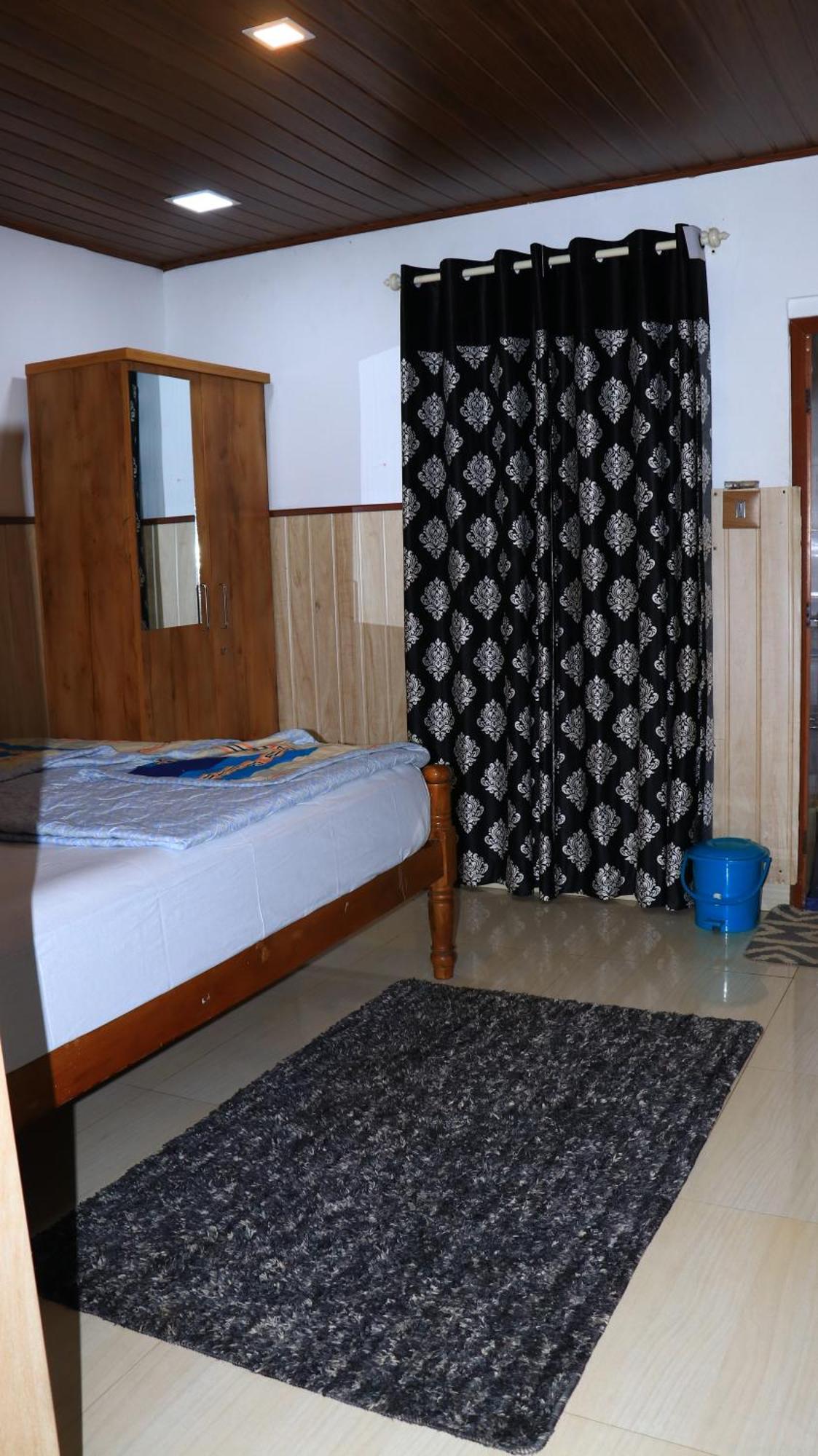 Navaneeth Homestay Devikolam Bagian luar foto